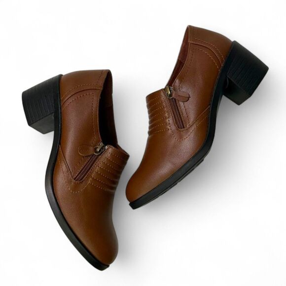EASY STREET Women's Grove Side Zip Shooties, NEW! Size 8 Wide - Picture 1 of 8